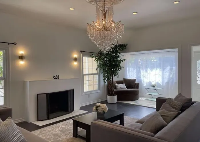 Stylish 3Bd In Beverly Hills